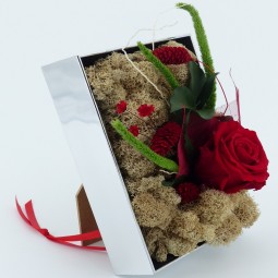 tableau floral rose rouge stabilisée